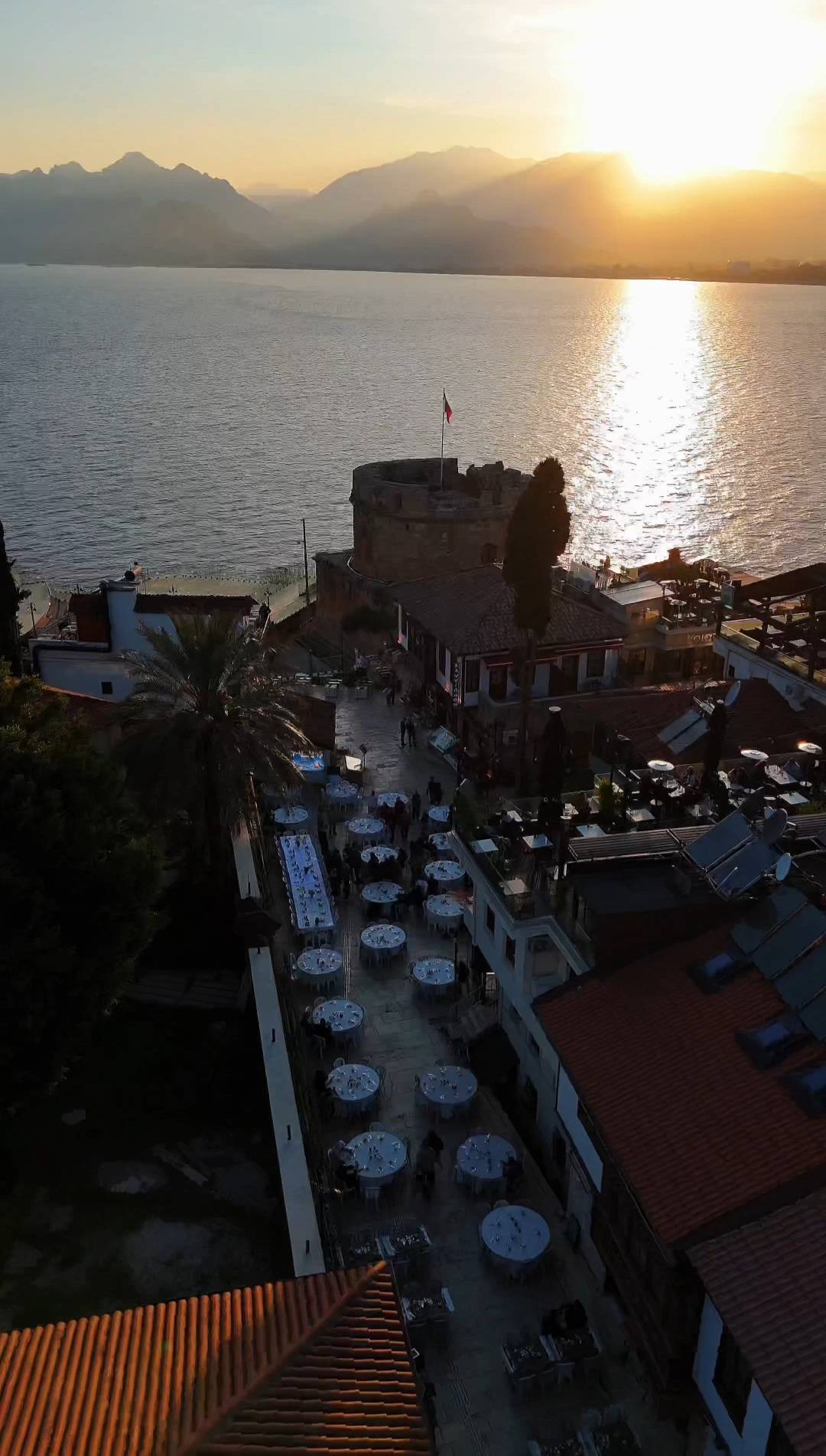 Kaleiçi’nde turizm ve iş dünyası iftarda buluştu