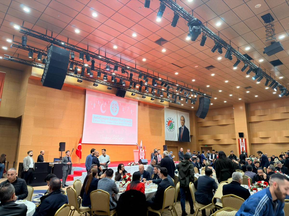 Antalyaspor’dan “Birlik Gecesi”! Şehrin önde gelenleri aynı sofrada buluştu