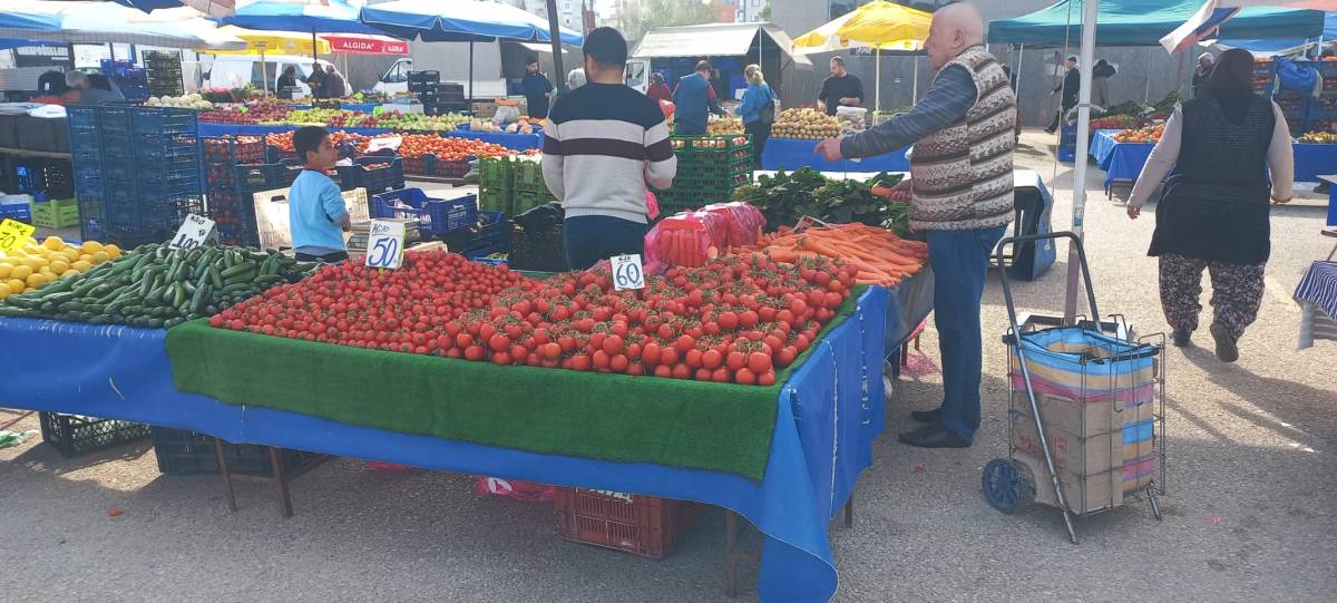 Antalya'da Domates fiyatları farklı!