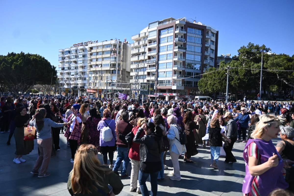 Antalya’da 8 Mart Dünya Kadınlar Günü coşkusu