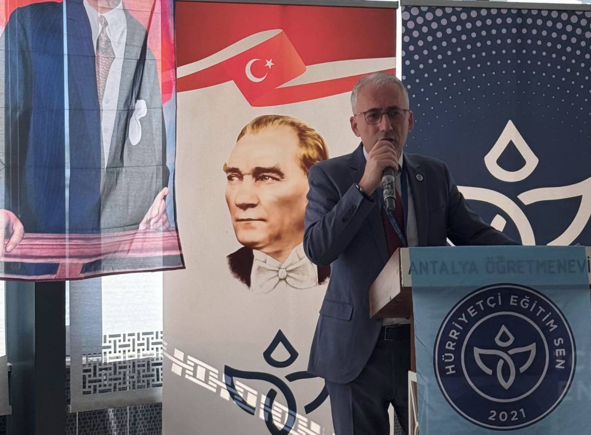 Hürriyetçi Eğitim Sen’de Hilmi Taner güven tazeledi
