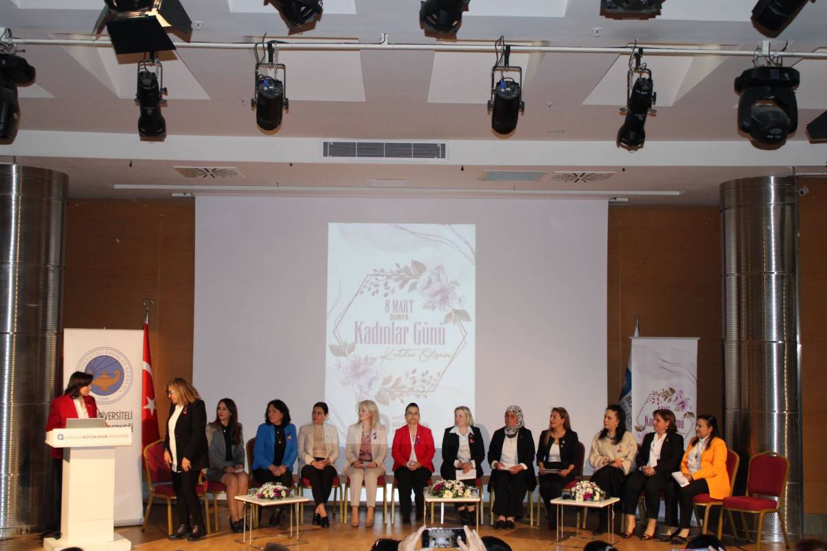 Kadın muhtarlar yerelde eşitlik için bir araya geldi