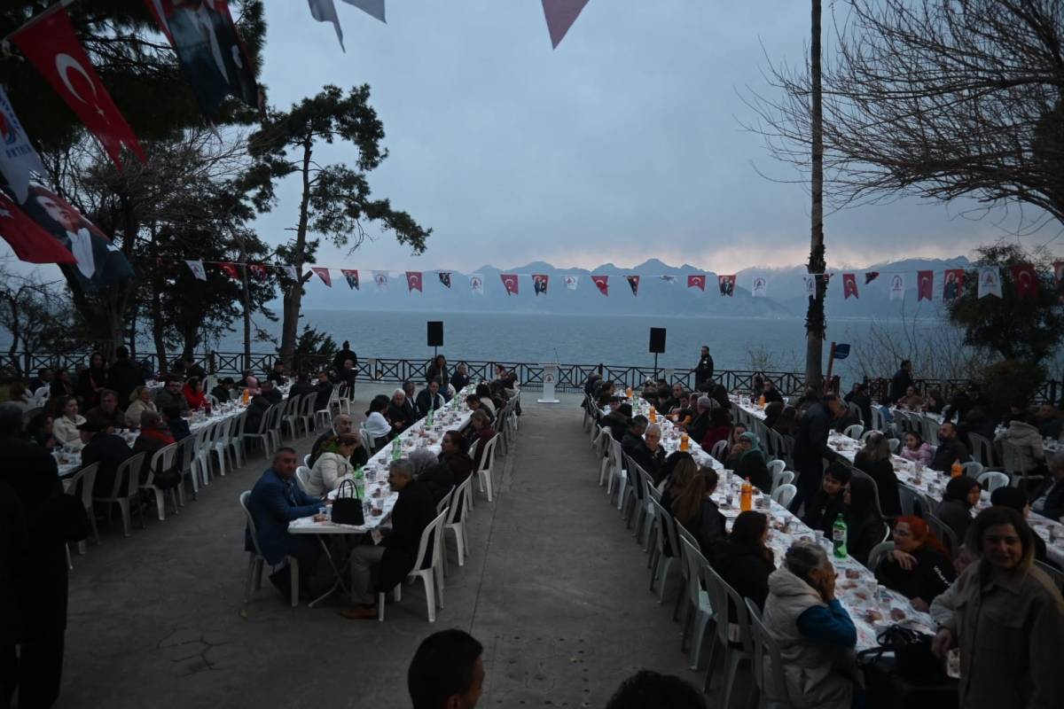 Antalya’da şehit aileleri ve gaziler iftar sofrasında buluştu