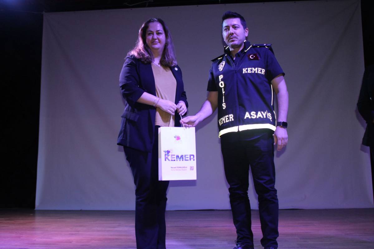 En iyi narkotik polisi anne!