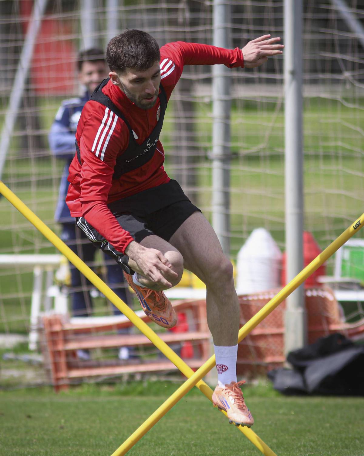 Antalya’da hayati maç! Antalyaspor ile Eyüpspor kozlarını paylaşıyor