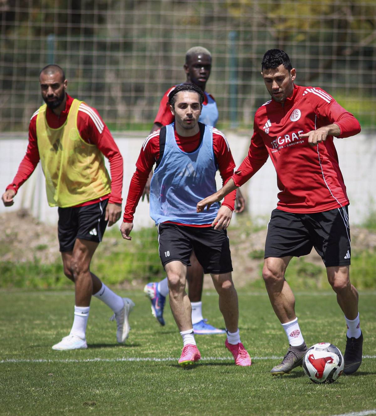 Antalyaspor ile Konyaspor karşı karşıya! Maçın muhtemel 11’leri