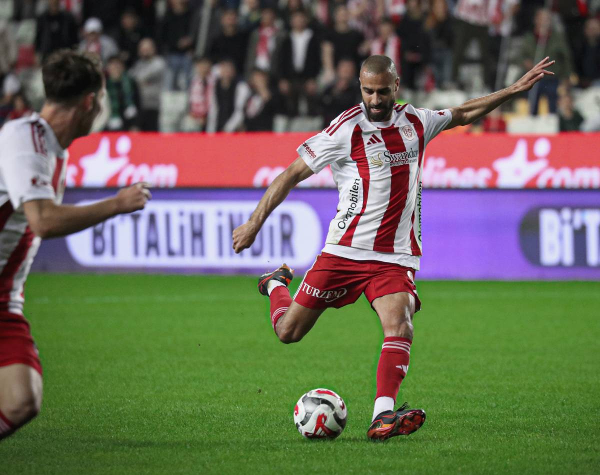 Antalyaspor evinde yıkıldı! Konyaspor’dan Antalya’da 2-0’lık darbe