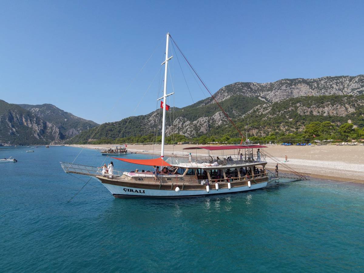 Antalya’da tekne turu fiyatları uçuşa geçti! 2026 sezonunda ne kadar oldu?