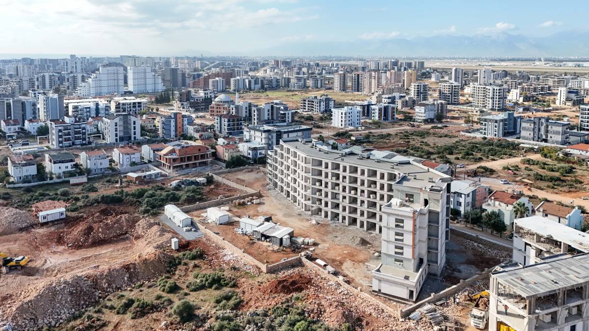Yerleşmek için her bütçeye hitap eden bir kent mi: Antalya?