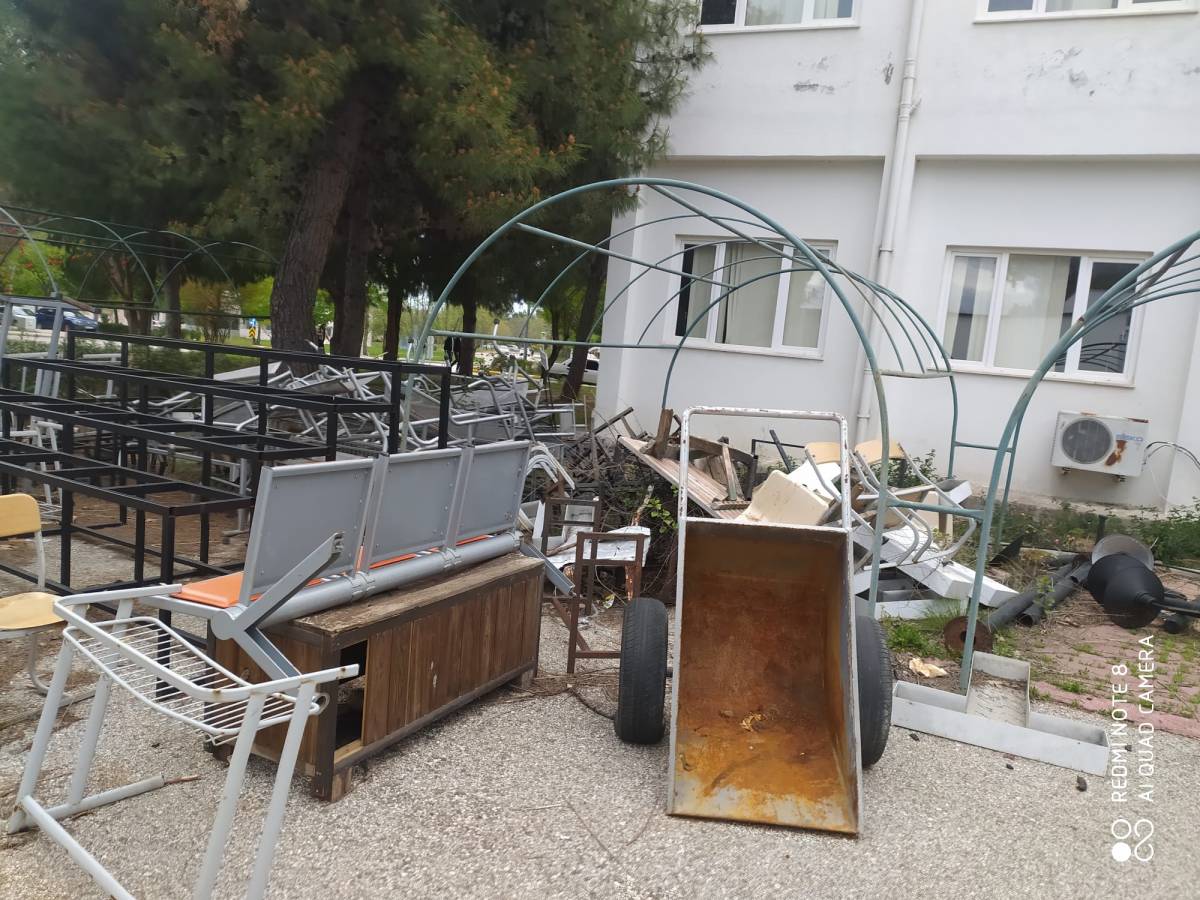 Akdeniz Üniversitesi’nde dikkat çeken görüntü