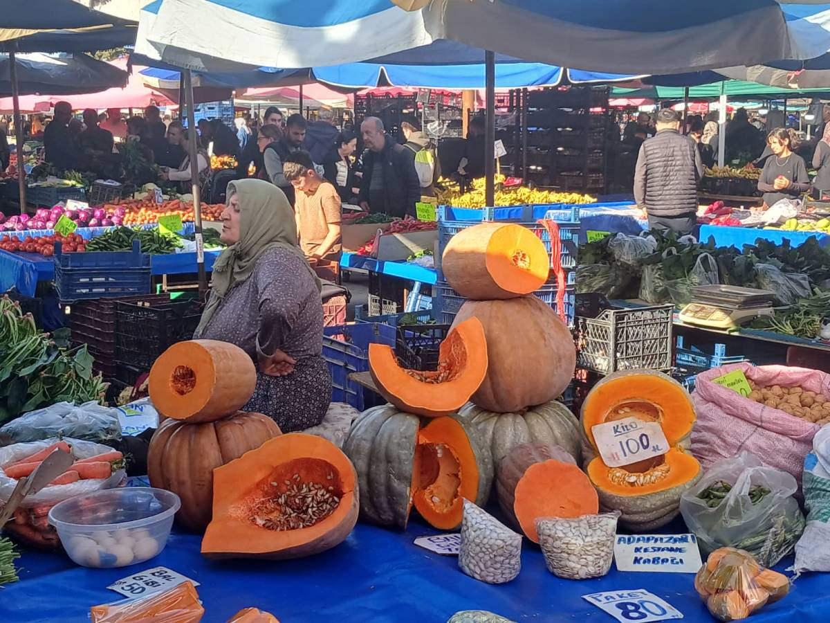 Antalya’da balkabağı tezgahlarda!