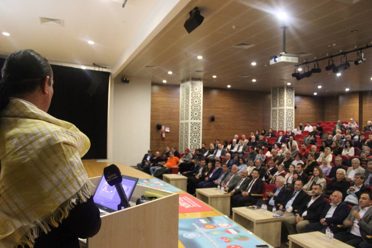 Akdeniz Üniversitesi’nde “Türk-Macar İlişkileri ve Hun Türk Kurultayı” Konferansı