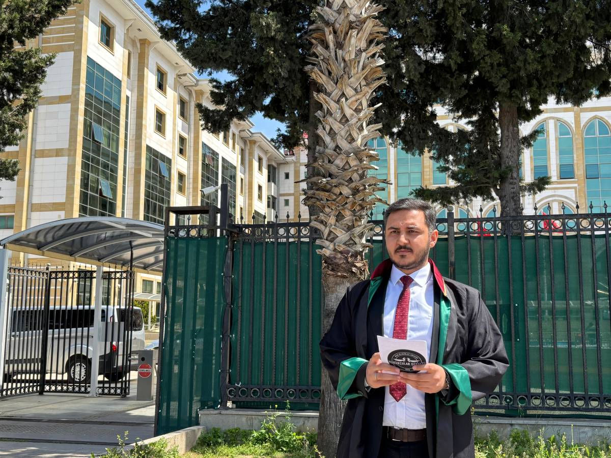 Antalya’da Hukukçular Derneği’nden Tek kişilik eylem: “İdam yasası insanlığa aykırıdır”