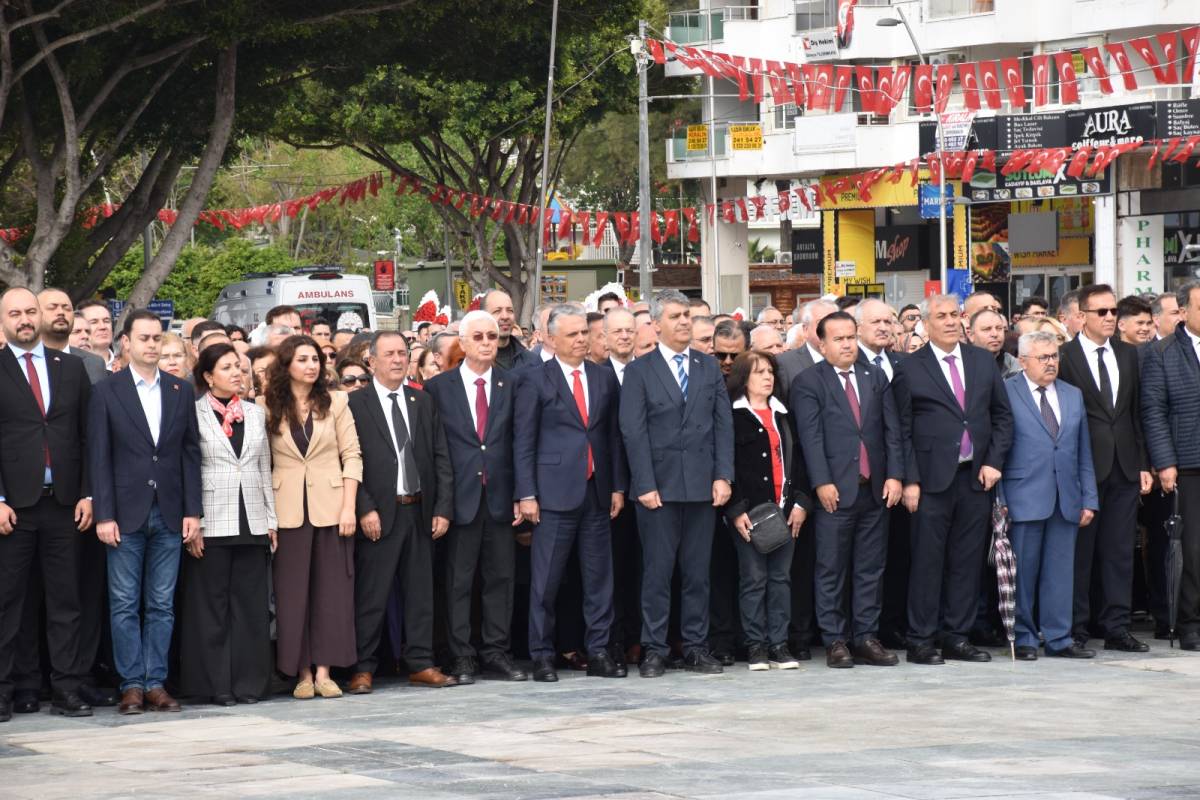 CHP Antalya İl Örgütü 23 Nisan için toplandı