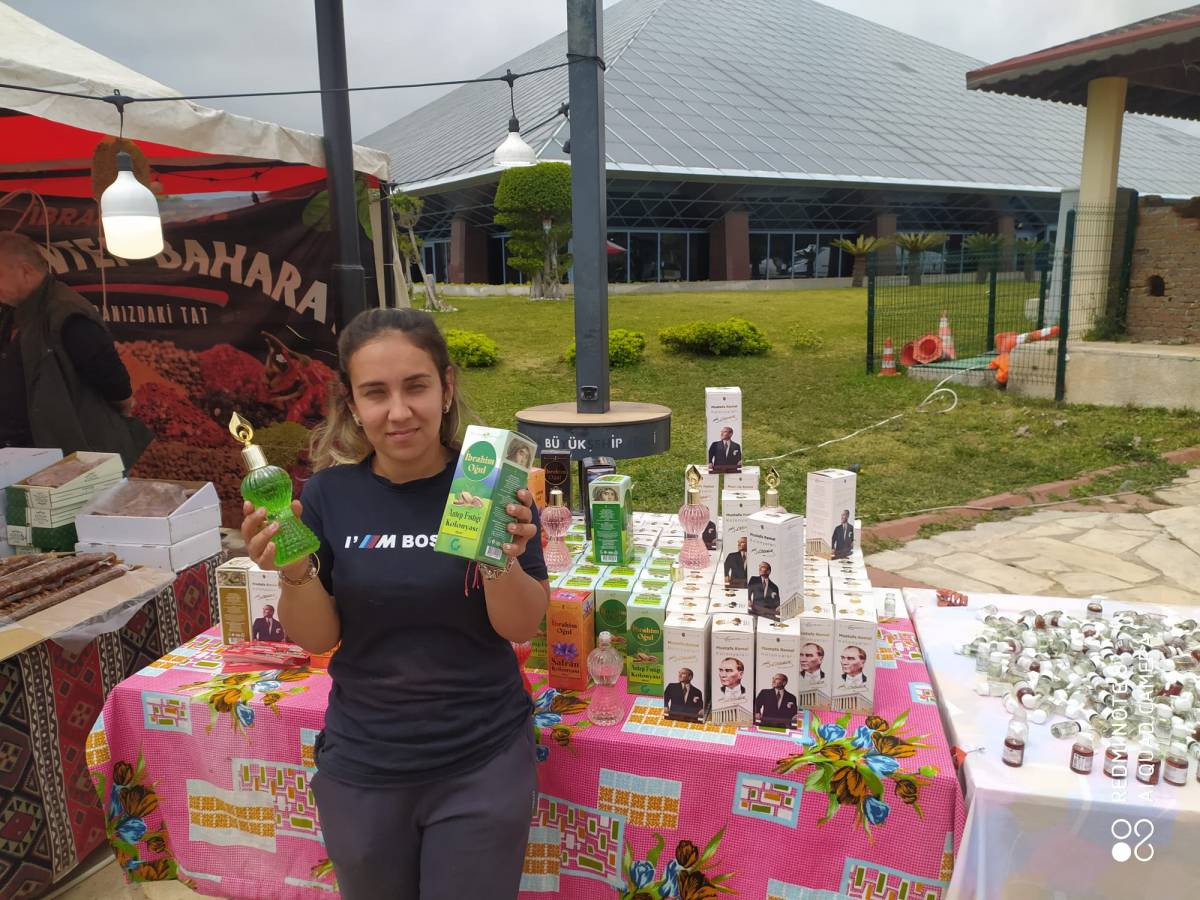 Gaziantep Gastronomi Şenliği’nde Antep fıstığı kolonyası