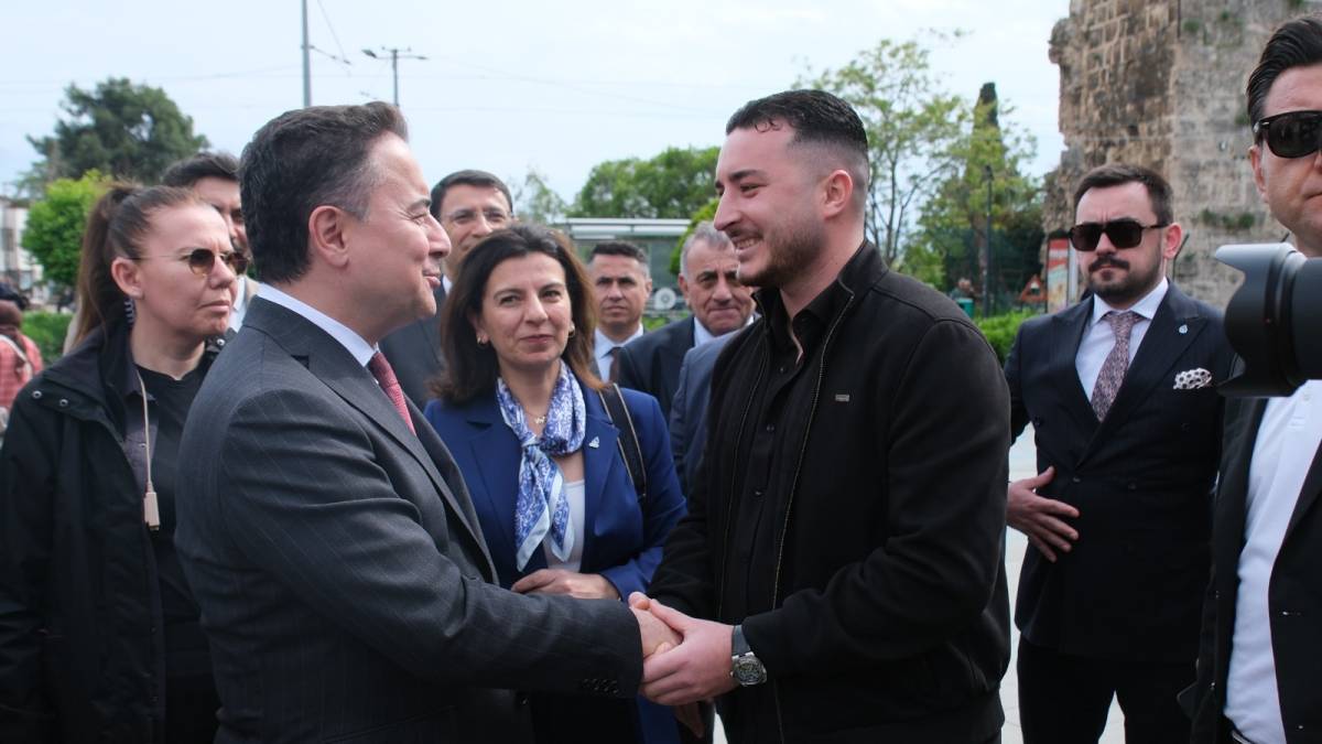 Babacan Antalya’da esnafla buluştu