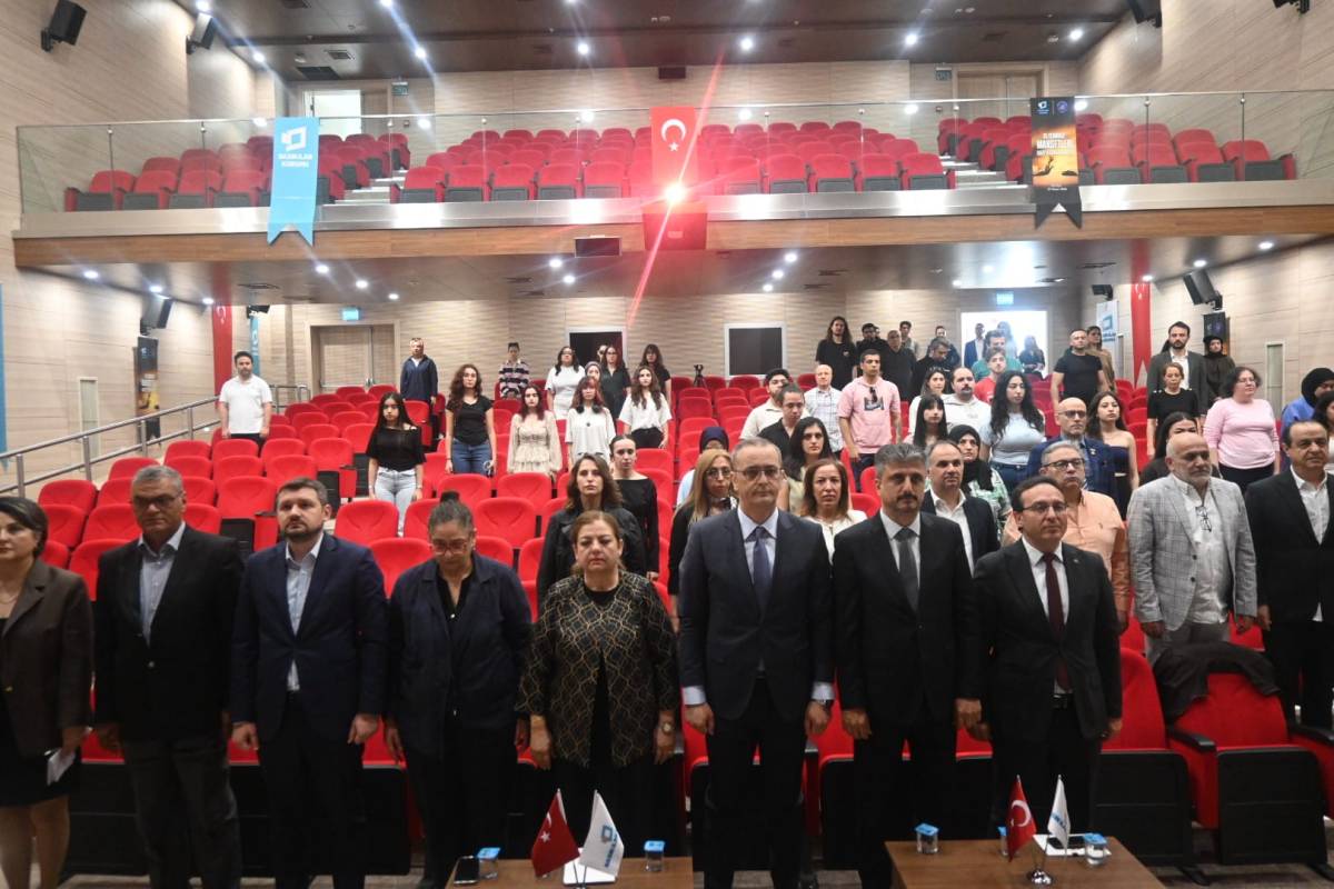 BİK ve İletişim Fakültesi’nden “15 Temmuz Manşetleri Atölyesi”