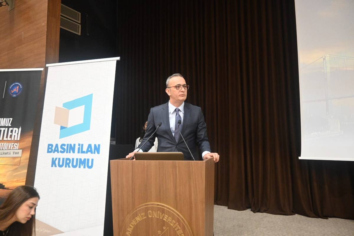 BİK ve İletişim Fakültesi’nden “15 Temmuz Manşetleri Atölyesi”