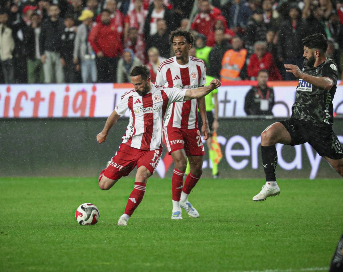 Antalya derbisinde kazanan yok! Antalyaspor fırsatı kaçırdı