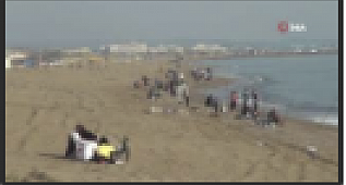 "Evde kal"mayıp deniz kenarına akın ettiler