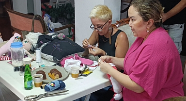 Savaş halindeki iki ülke vatandaşları çocuklar için bir araya geldi