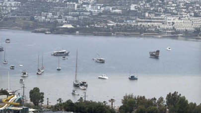 Sağanak Etkili Oldu; Sel Suları Nedeniyle Denizin Rengi Kahverengine Döndü