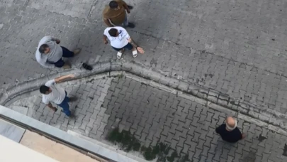 Sokakta Eşini Bıçakla Rehin Aldı, Vatandaş Tek Hamleyle Kurtardı! O Anlar Kamerada