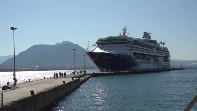 Alanya'ya denizden turist yağdı