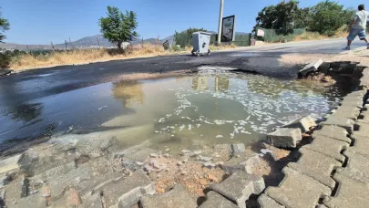 Su isale hattı patladı! Mahalle su altında kaldı